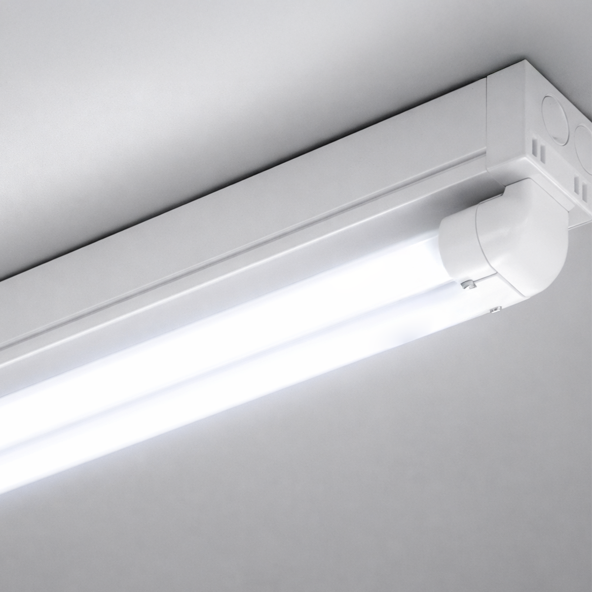 Lampada Led Tubular T8 65w 6500K Branco Frio 110v/220v Branco Cod: ALUT001925 Alut By Avant