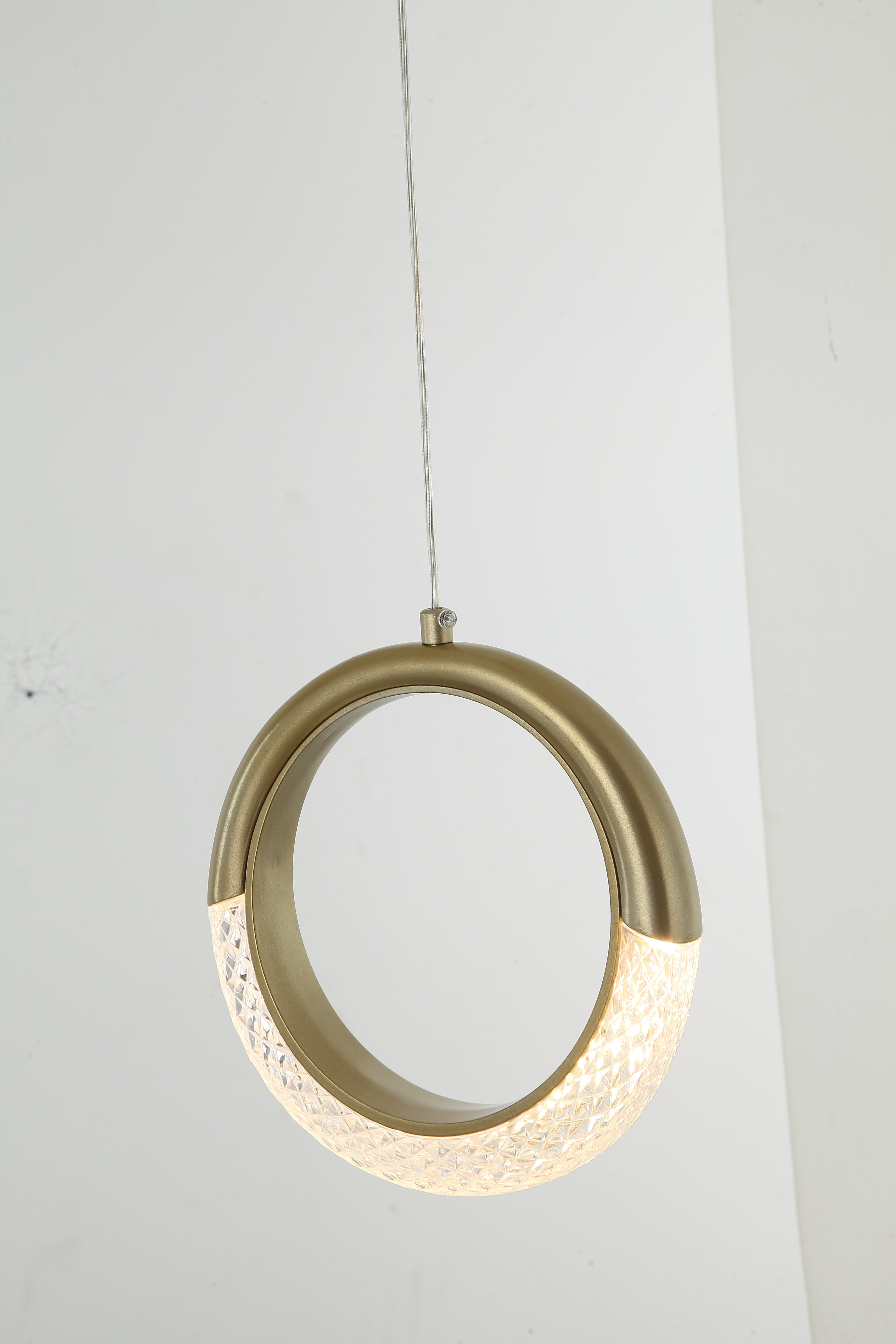 Luminária Pendente Led Arco 5W Seleção de Temperatura Quente/Neutro/Frio Dourado Alut