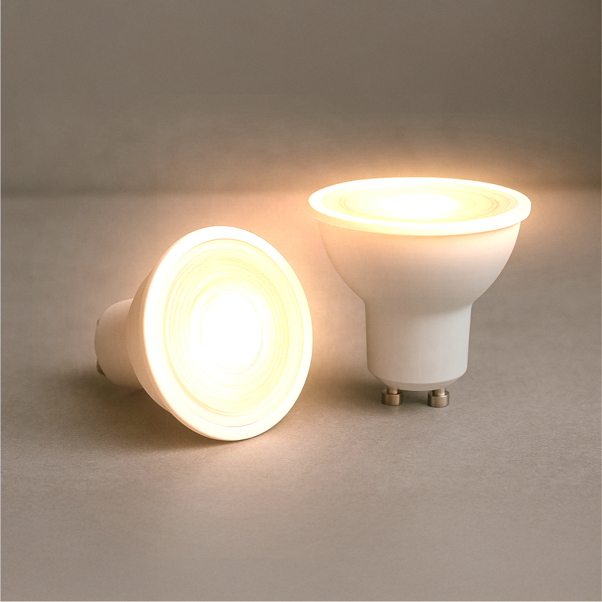 Lâmpada Led Dicróica Mr16 8w 3700k Gu10 Alut