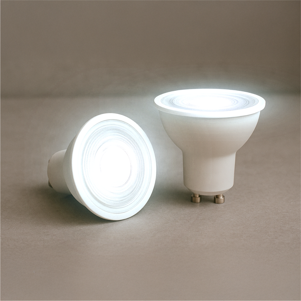 Lâmpada Led Dicróica MR16 8w 6500k Branco Frio GU10 Bivolt Branco Alut - ALUT